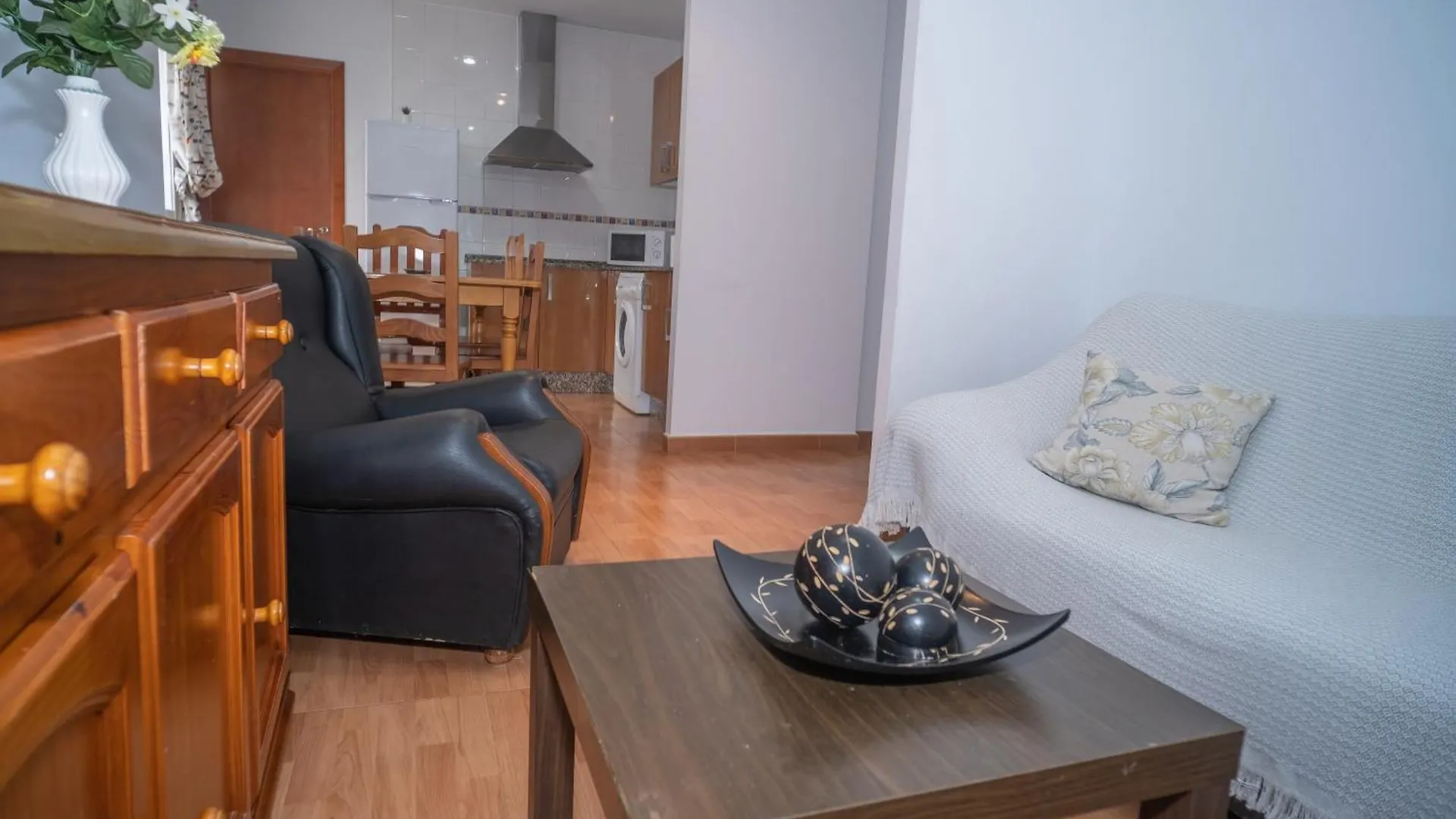 Apartment Apartamentos Tranquilos Conil Facil Aparcamiento Conil De La Frontera Spain